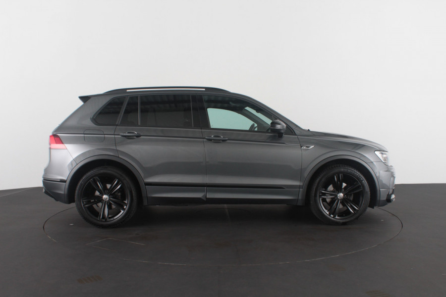 Volkswagen Tiguan 1.5 TSI ACT R-Line Black Style 360° camera / Black Style pakket / Trekhaak wegklapbaar / all season banden