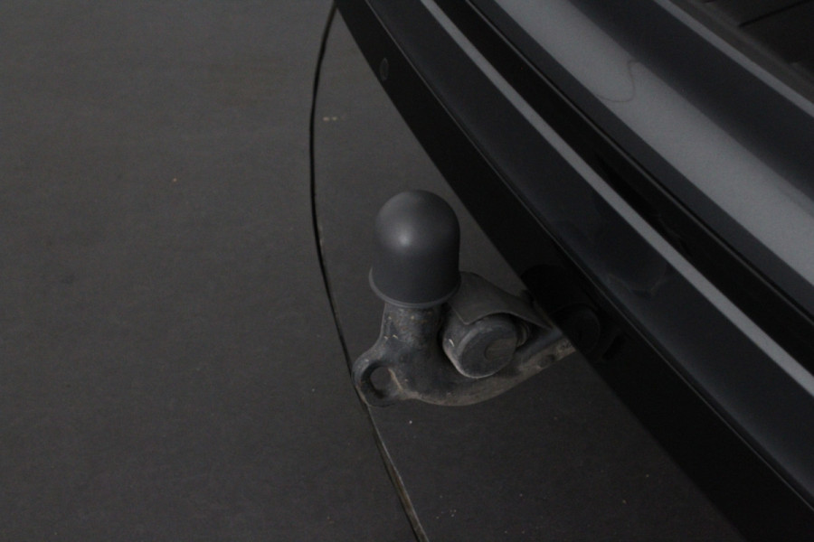 Volkswagen Tiguan 1.5 TSI ACT R-Line Black Style 360° camera / Black Style pakket / Trekhaak wegklapbaar / all season banden