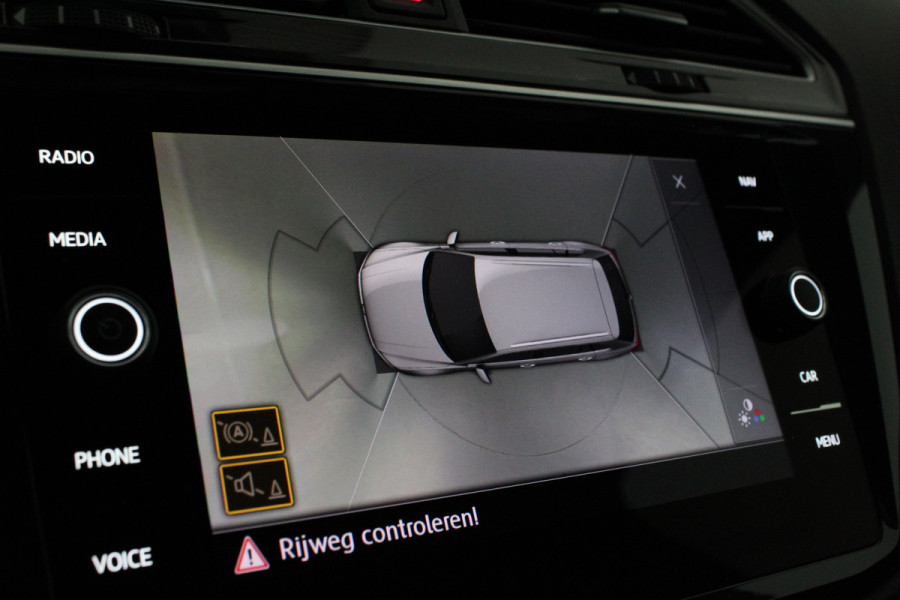Volkswagen Tiguan 1.5 TSI ACT R-Line Black Style 360° camera / Black Style pakket / Trekhaak wegklapbaar / all season banden