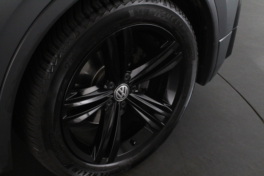 Volkswagen Tiguan 1.5 TSI ACT R-Line Black Style 360° camera / Black Style pakket / Trekhaak wegklapbaar / all season banden