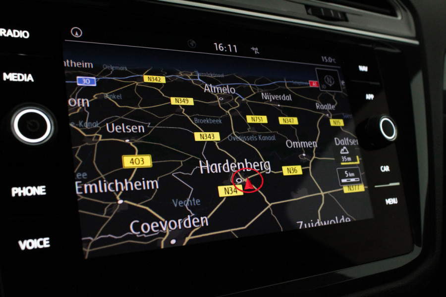 Volkswagen Tiguan 1.5 TSI ACT R-Line Black Style 360° camera / Black Style pakket / Trekhaak wegklapbaar / all season banden