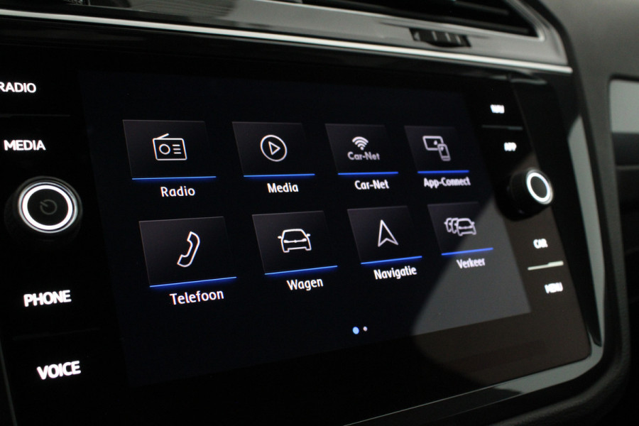 Volkswagen Tiguan 1.5 TSI ACT R-Line Black Style 360° camera / Black Style pakket / Trekhaak wegklapbaar / all season banden