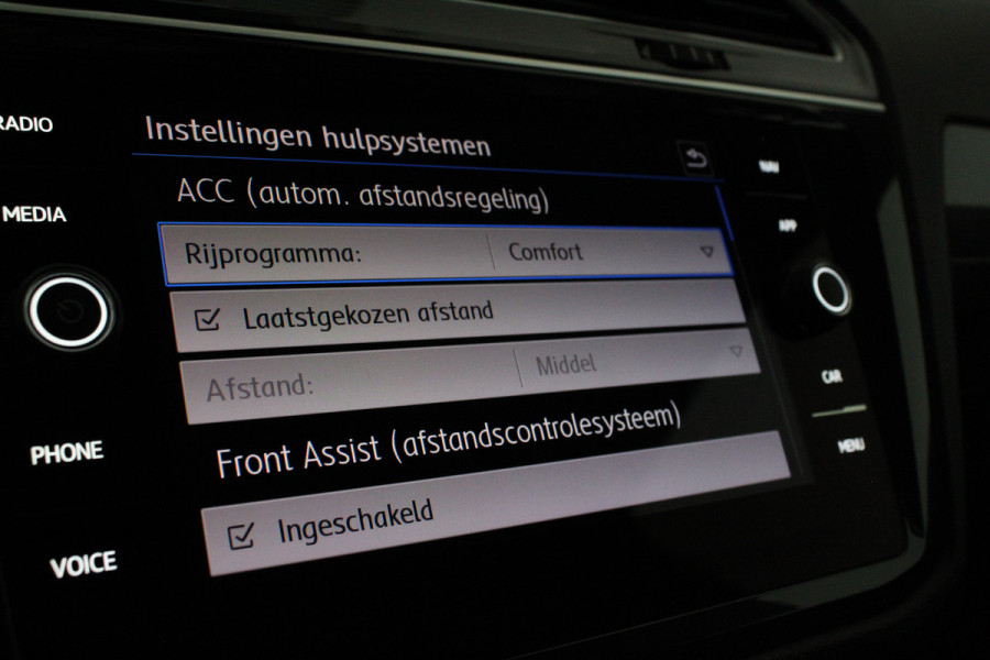 Volkswagen Tiguan 1.5 TSI ACT R-Line Black Style 360° camera / Black Style pakket / Trekhaak wegklapbaar / all season banden