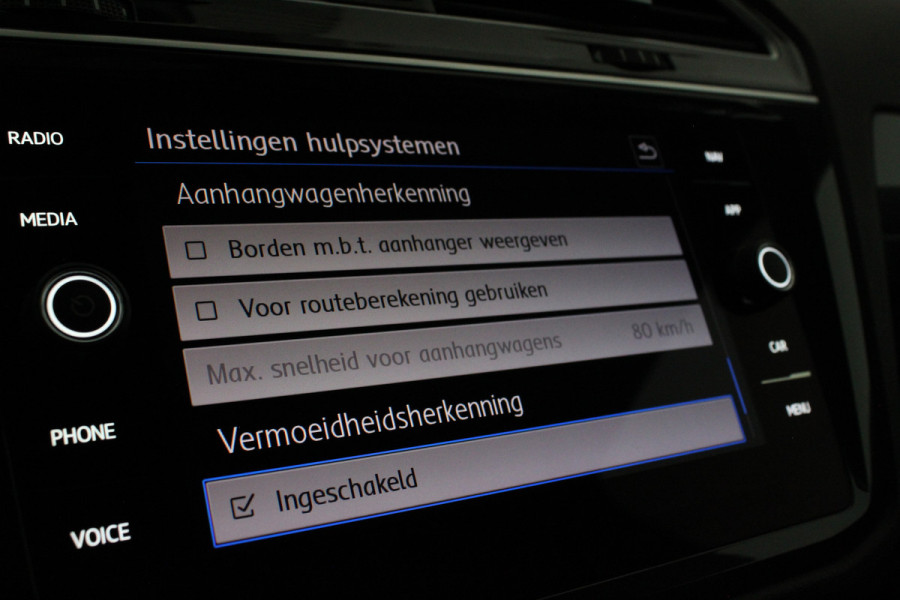 Volkswagen Tiguan 1.5 TSI ACT R-Line Black Style 360° camera / Black Style pakket / Trekhaak wegklapbaar / all season banden