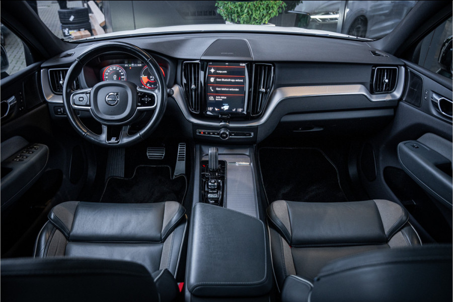 Volvo XC60 2.0 Recharge T8 AWD R-Design - Panorama | H&K | Memory | Elek. Trekhaak