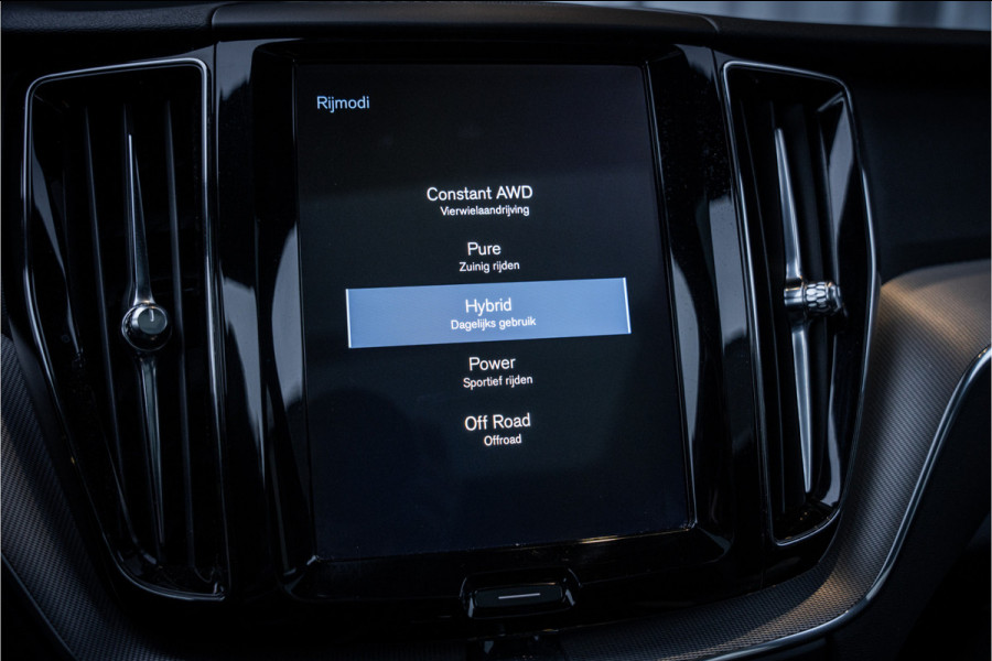 Volvo XC60 2.0 Recharge T8 AWD R-Design - Panorama | H&K | Memory | Elek. Trekhaak