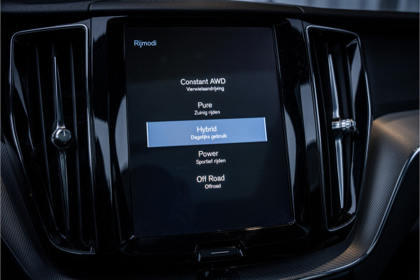 Volvo XC60 2.0 Recharge T8 AWD R-Design - Panorama | H&K | Memory | Elek. Trekhaak