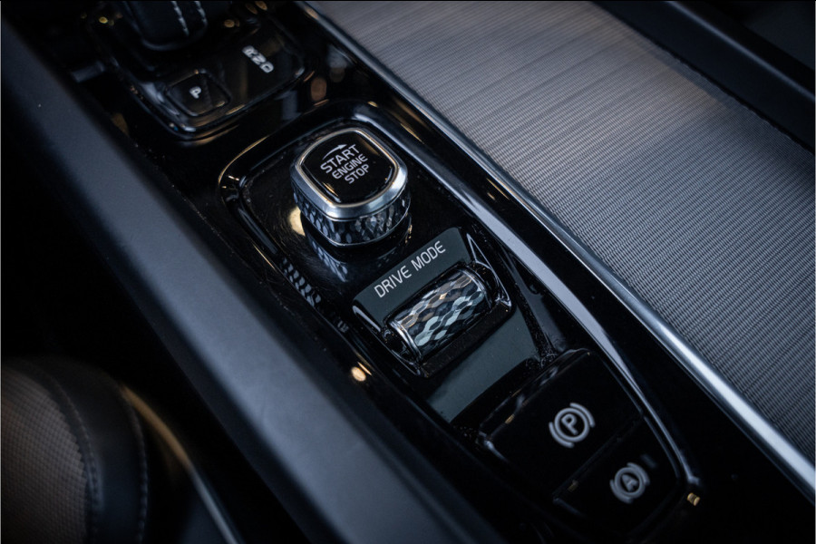 Volvo XC60 2.0 Recharge T8 AWD R-Design - Panorama | H&K | Memory | Elek. Trekhaak