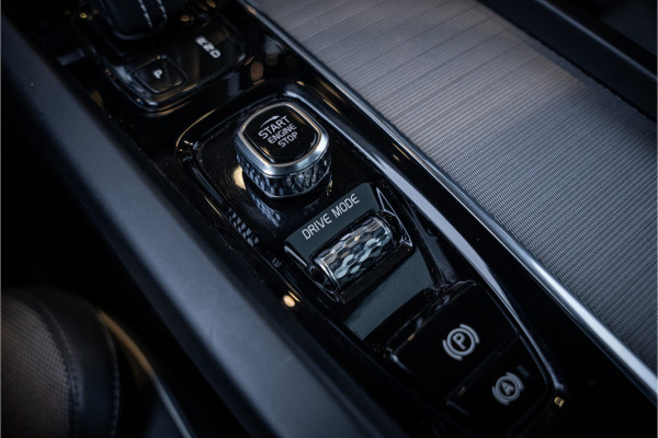 Volvo XC60 2.0 Recharge T8 AWD R-Design - Panorama | H&K | Memory | Elek. Trekhaak