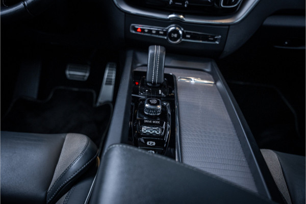 Volvo XC60 2.0 Recharge T8 AWD R-Design - Panorama | H&K | Memory | Elek. Trekhaak