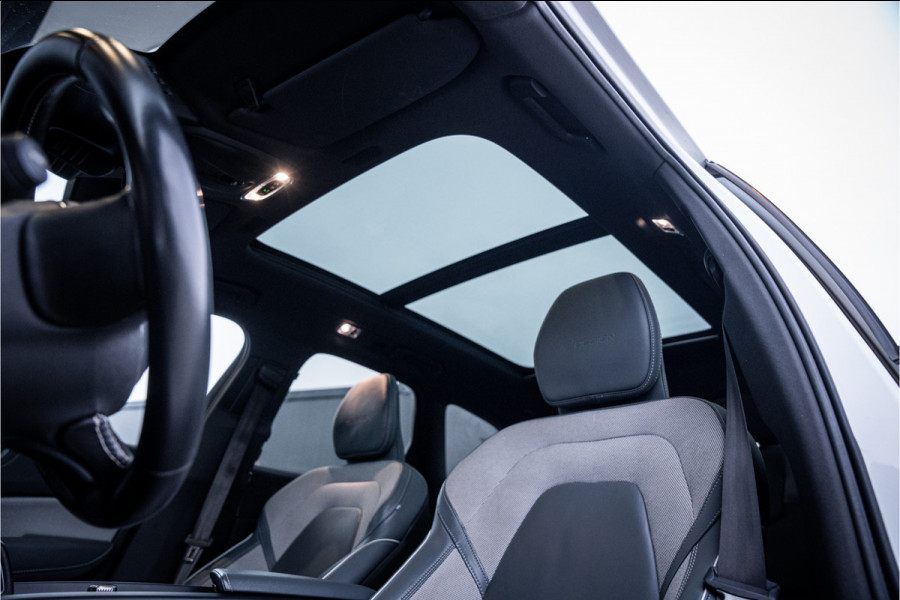 Volvo XC60 2.0 Recharge T8 AWD R-Design - Panorama | H&K | Memory | Elek. Trekhaak