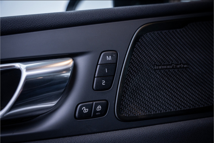 Volvo XC60 2.0 Recharge T8 AWD R-Design - Panorama | H&K | Memory | Elek. Trekhaak