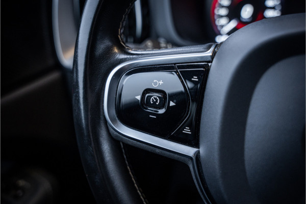 Volvo XC60 2.0 Recharge T8 AWD R-Design - Panorama | H&K | Memory | Elek. Trekhaak