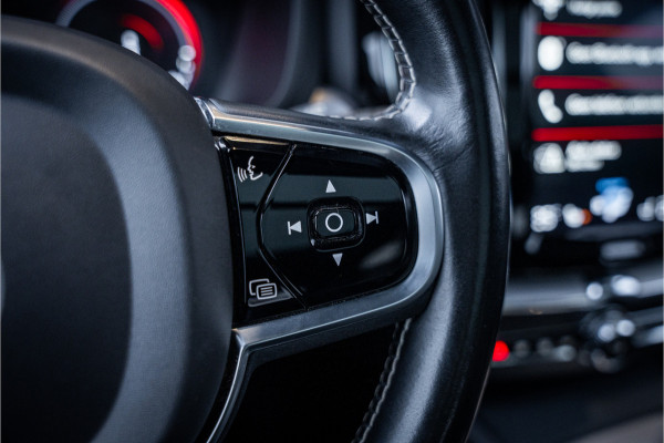Volvo XC60 2.0 Recharge T8 AWD R-Design - Panorama | H&K | Memory | Elek. Trekhaak