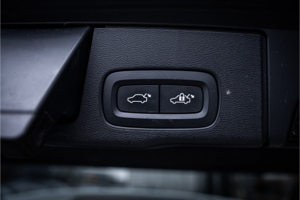 Volvo XC60 2.0 Recharge T8 AWD R-Design - Panorama | H&K | Memory | Elek. Trekhaak