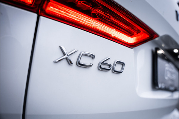 Volvo XC60 2.0 Recharge T8 AWD R-Design - Panorama | H&K | Memory | Elek. Trekhaak