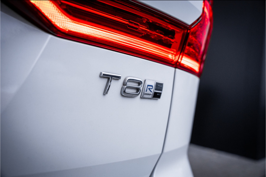 Volvo XC60 2.0 Recharge T8 AWD R-Design - Panorama | H&K | Memory | Elek. Trekhaak