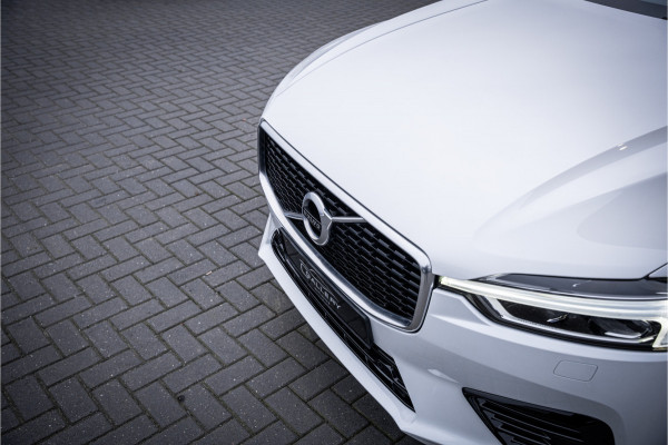 Volvo XC60 2.0 Recharge T8 AWD R-Design - Panorama | H&K | Memory | Elek. Trekhaak