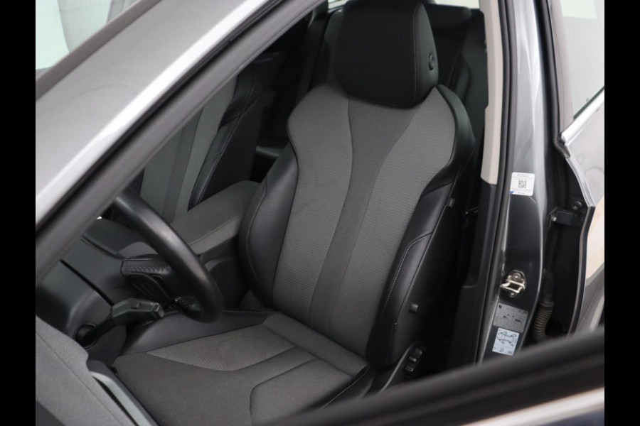 Škoda ENYAQ iV 80 | Stoel & stuurverwarming | Carplay | Keyless | Navigatie | Camera | Half leder | Cruise control | Full LED | Parkeerhulp