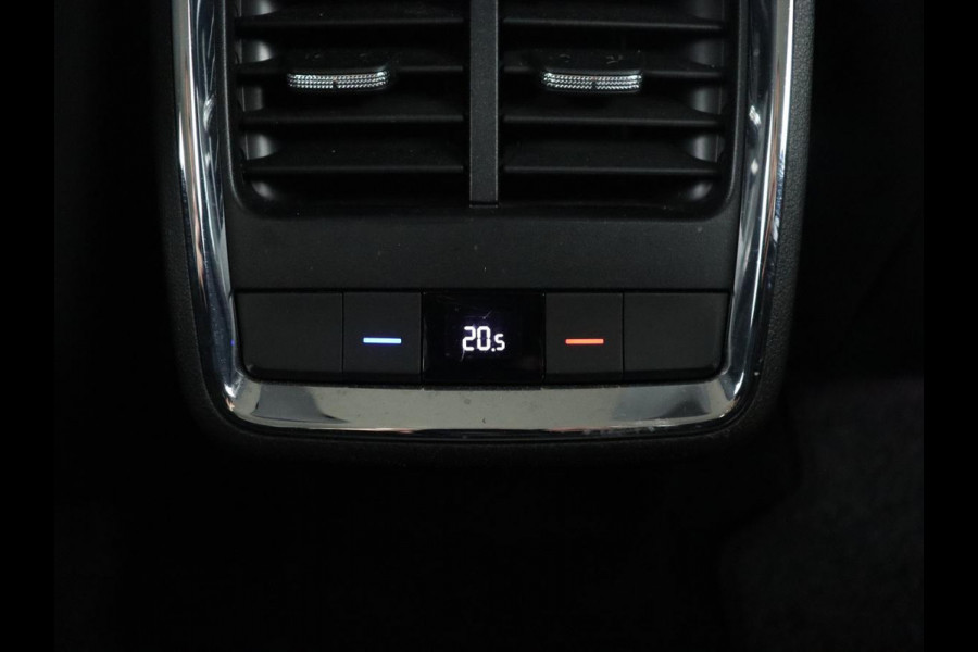 Škoda ENYAQ iV 80 | Stoel & stuurverwarming | Carplay | Keyless | Navigatie | Camera | Half leder | Cruise control | Full LED | Parkeerhulp