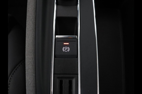 Škoda ENYAQ iV 80 | Stoel & stuurverwarming | Carplay | Keyless | Navigatie | Camera | Half leder | Cruise control | Full LED | Parkeerhulp