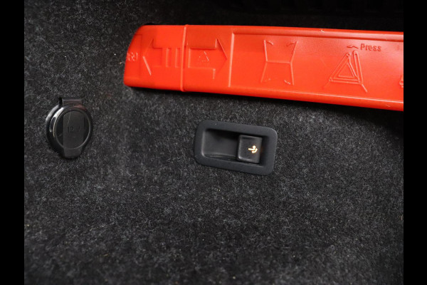 Škoda ENYAQ iV 80 | Stoel & stuurverwarming | Carplay | Keyless | Navigatie | Camera | Half leder | Cruise control | Full LED | Parkeerhulp