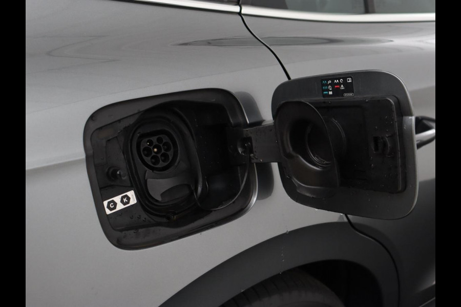 Škoda ENYAQ iV 80 | Stoel & stuurverwarming | Carplay | Keyless | Navigatie | Camera | Half leder | Cruise control | Full LED | Parkeerhulp