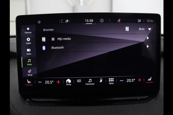 Škoda ENYAQ iV 80 | Stoel & stuurverwarming | Carplay | Keyless | Navigatie | Camera | Half leder | Cruise control | Full LED | Parkeerhulp