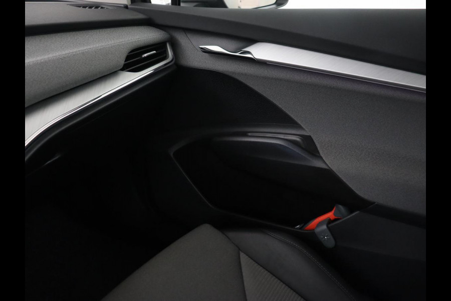 Škoda ENYAQ iV 80 | Stoel & stuurverwarming | Carplay | Keyless | Navigatie | Camera | Half leder | Cruise control | Full LED | Parkeerhulp