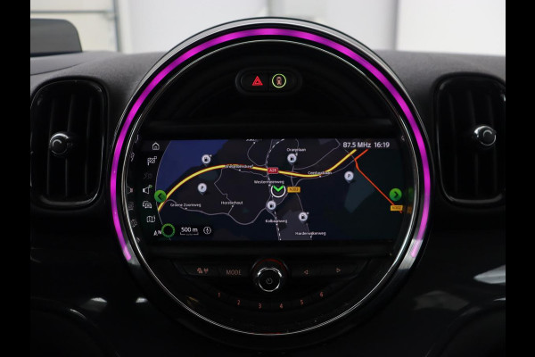 MINI Countryman 1.5 Cooper | Panoramadak | Leder | Stoelverwarming | Climate Control | JCW pakket | Head-up | Harman/Kardon