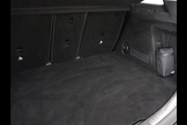 MINI Countryman 1.5 Cooper | Panoramadak | Leder | Stoelverwarming | Climate Control | JCW pakket | Head-up | Harman/Kardon