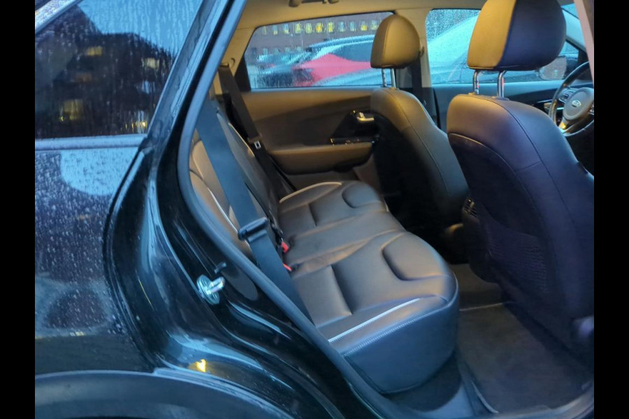 Kia e-Niro ExecutiveLine 64 kWh NL-AUTO | 3PHASE | LEDER