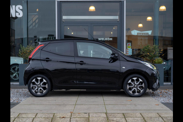 Toyota Aygo 1.0 VVT-i x-first / Carplay / Camera / Subwoofer / LM velgen