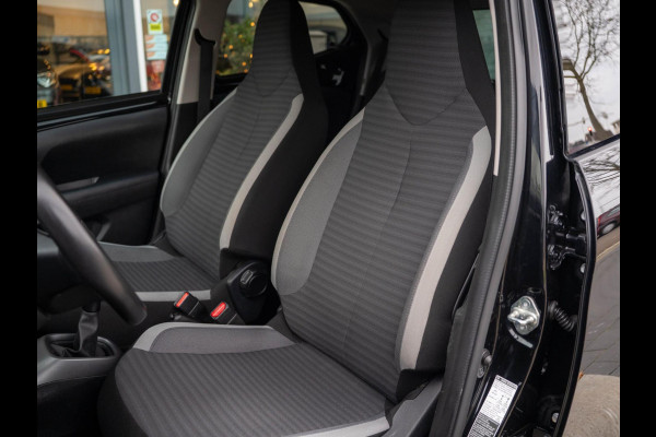 Toyota Aygo 1.0 VVT-i x-first / Carplay / Camera / Subwoofer / LM velgen