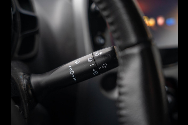 Toyota Aygo 1.0 VVT-i x-first / Carplay / Camera / Subwoofer / LM velgen