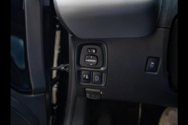 Toyota Aygo 1.0 VVT-i x-first / Carplay / Camera / Subwoofer / LM velgen