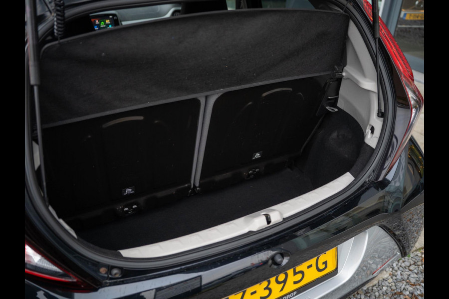 Toyota Aygo 1.0 VVT-i x-first / Carplay / Camera / Subwoofer / LM velgen