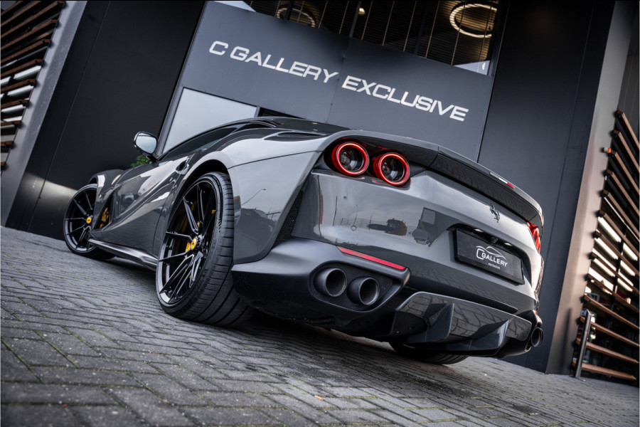 Ferrari 812 6.5 V12 Superfast HELE - Novitec | Grigio Scuro | Carbon Seats | Passenger Display