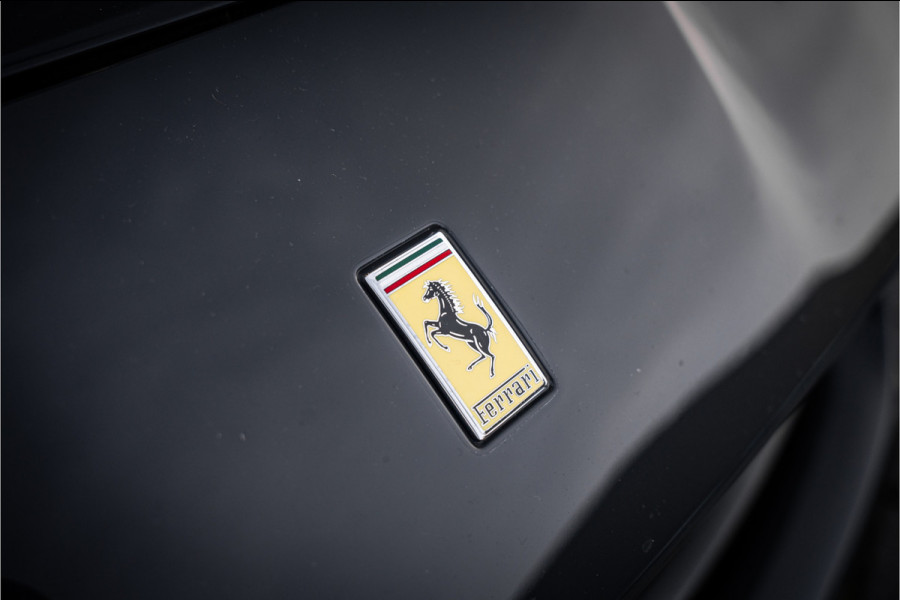 Ferrari 812 6.5 V12 Superfast HELE - Novitec | Grigio Scuro | Carbon Seats | Passenger Display