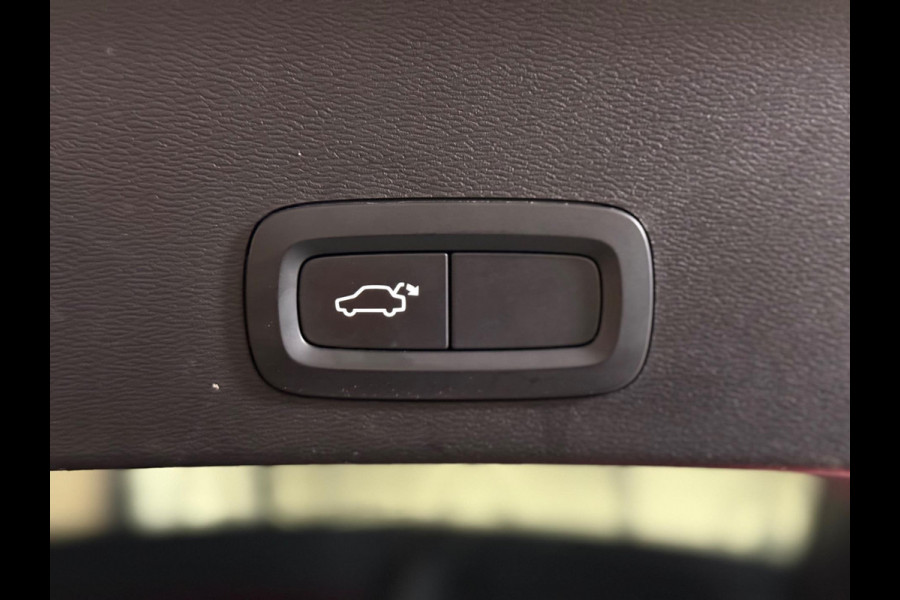 Volvo XC40 1.5 T5 Twin Engine Inscription R Design | Pano | Cruise | Camera | Stoelverwarming | Leer | Carplay