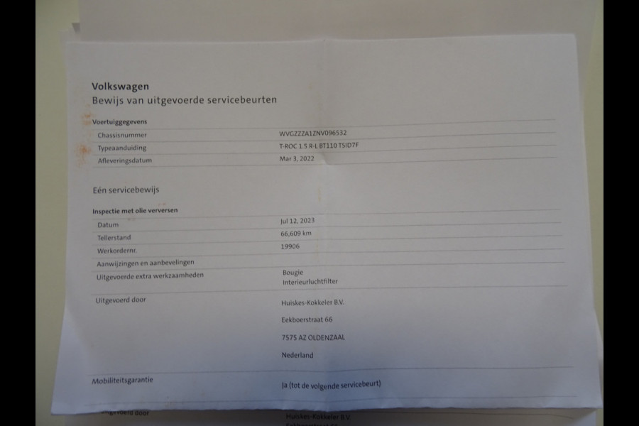 Volkswagen T-Roc 1.5 TSI R-Line * IQ LIGHT * KEYLESS * CARPLAY !!