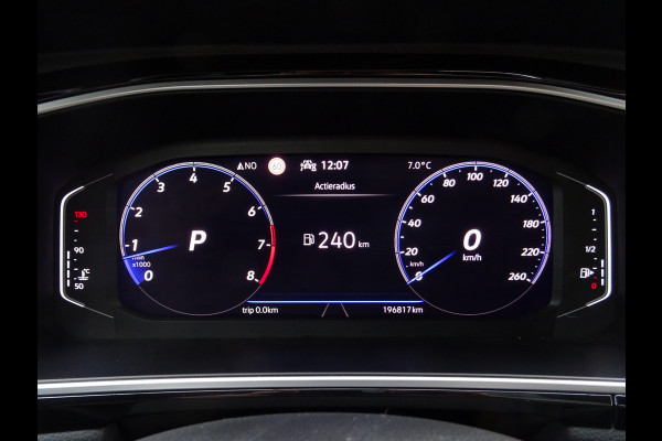 Volkswagen T-Roc 1.5 TSI R-Line * IQ LIGHT * KEYLESS * CARPLAY !!