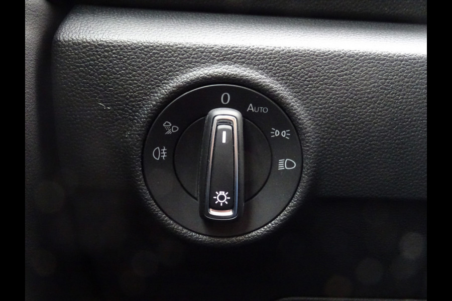 Volkswagen T-Roc 1.5 TSI R-Line * IQ LIGHT * KEYLESS * CARPLAY !!