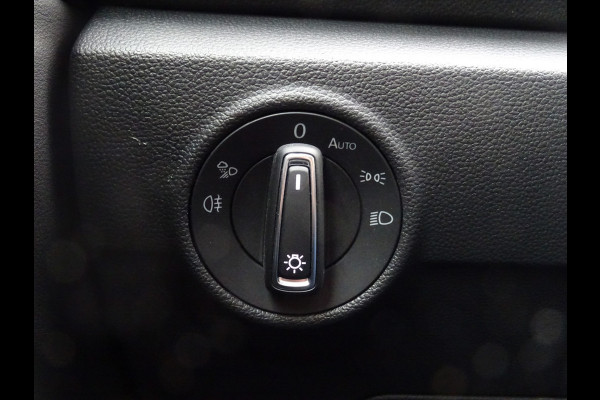 Volkswagen T-Roc 1.5 TSI R-Line * IQ LIGHT * KEYLESS * CARPLAY !!