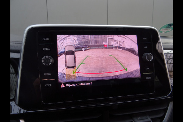 Volkswagen T-Roc 1.5 TSI R-Line * IQ LIGHT * KEYLESS * CARPLAY !!