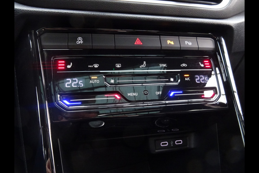 Volkswagen T-Roc 1.5 TSI R-Line * IQ LIGHT * KEYLESS * CARPLAY !!