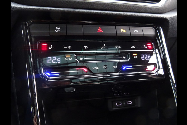 Volkswagen T-Roc 1.5 TSI R-Line * IQ LIGHT * KEYLESS * CARPLAY !!