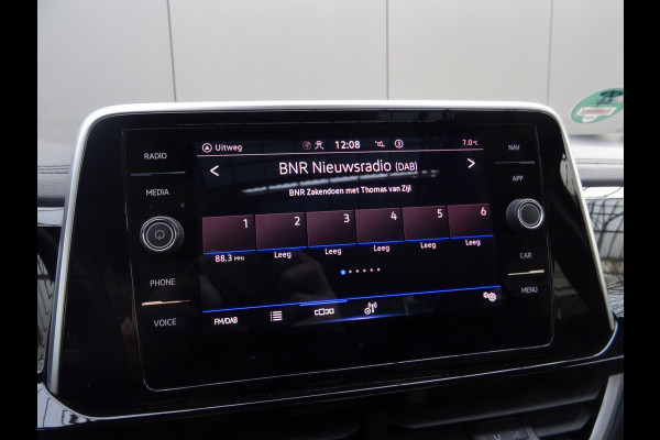 Volkswagen T-Roc 1.5 TSI R-Line * IQ LIGHT * KEYLESS * CARPLAY !!