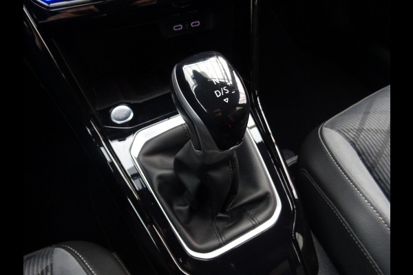 Volkswagen T-Roc 1.5 TSI R-Line * IQ LIGHT * KEYLESS * CARPLAY !!