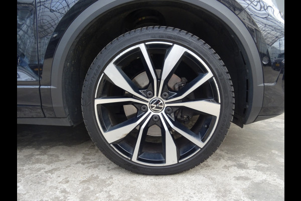 Volkswagen T-Roc 1.5 TSI R-Line * IQ LIGHT * KEYLESS * CARPLAY !!